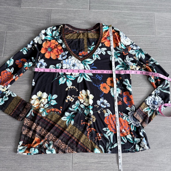 Johnny Was Golden Spring Floral Print Long Sleeve V-Neck Tee Top – Size S - Picture 15 of 15